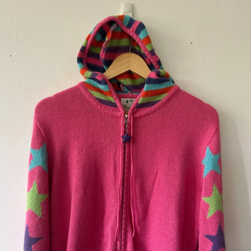 Cárdigan tejido Quacker Factory para mujer medio rosa estrellas rayas cremallera bolsillo con capucha Foto 3 de 4