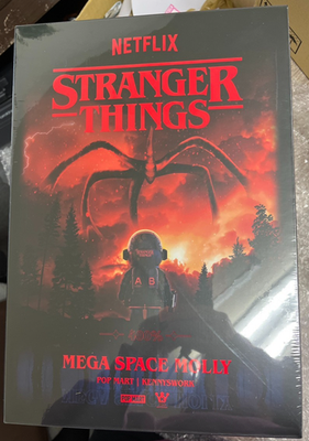 Genuine MEGA SPACE MOLLY 400% Stranger Things Action Figure H297mm