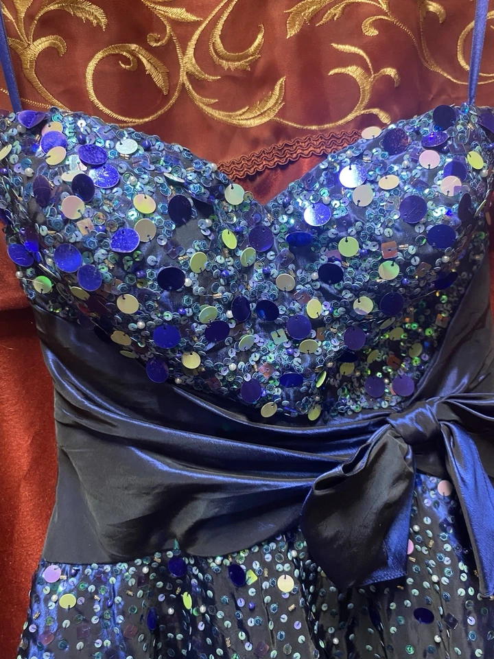 Jovani выпускное платье, серебро и синий блестки, темно-синий с поясом и бантом, размер 2 - Изображение 2 из 4