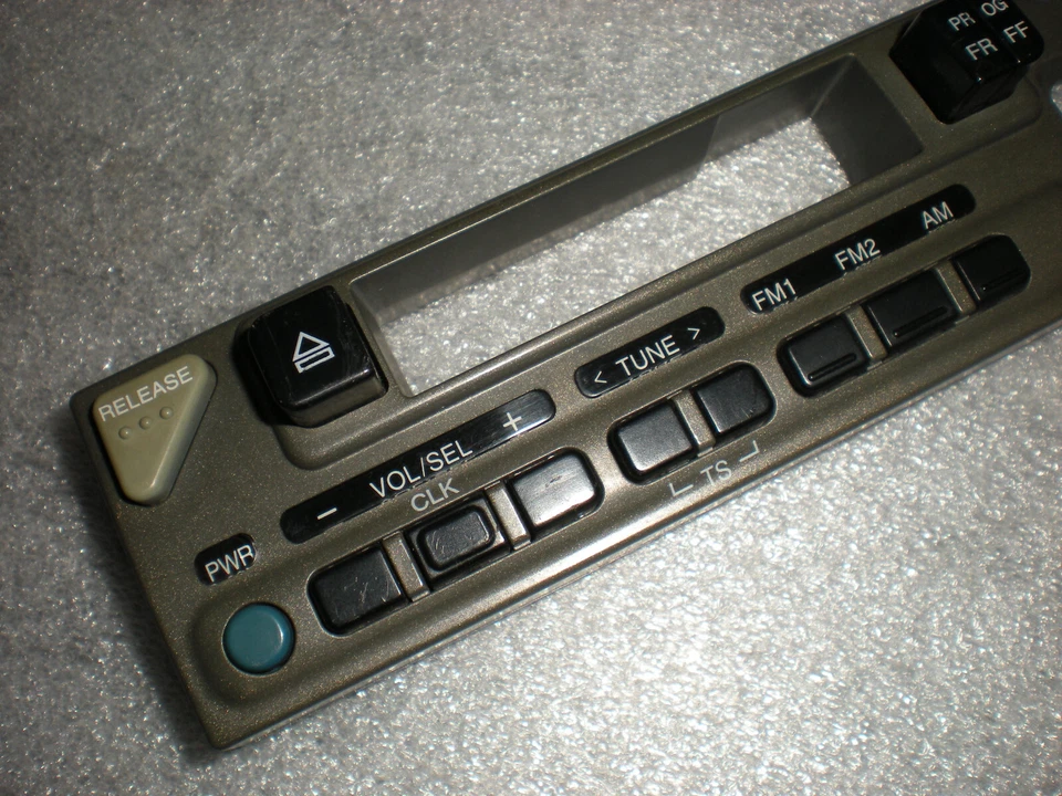 原始设备制造商原装 Blaupunkt ACS2501 汽车立体声磁带接收器 仅面板 — 第 3/4 张图片