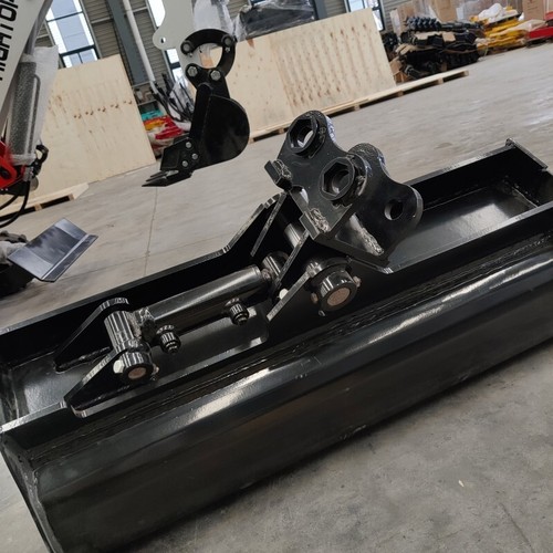 600mm Tilting Bucket Attachment for TYPHON Mini Excavators Mini