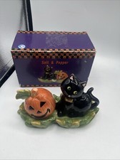 Black Cat  And Jack O Lantern Salt Pepper set With Base ceramic Halloween table