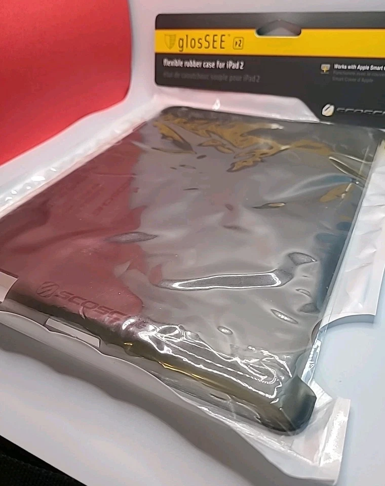 Scosche iPad 2 Flexible Rubber Case Black Includes Screen Protector Smart Cover - Image 2 of 4