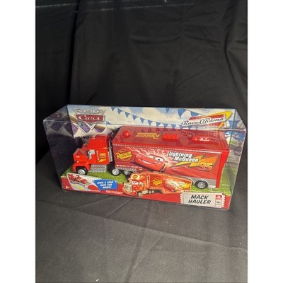 Disney Pixar Cars 95 Lightning McQueen Rust-Eze Mack Hauler #1 NIP