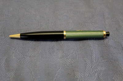 PELIKAN 450 Druckbleistift Schildplatt grün defekt aber optisch gut für Teile