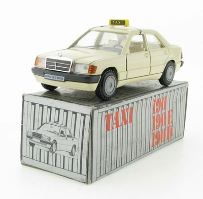 CURSOR 1182 Mercedes-Benz 190 D TAXI 1:35 in OVP Box Auto Model Car 190E E W 201