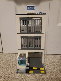 Lego City Police Sets 60046, 60047 Plus Extras Read Description 