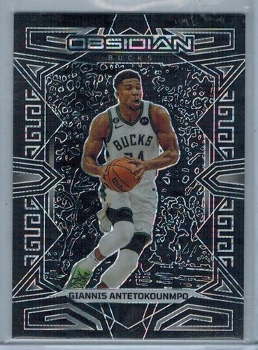2022-23 Panini Obsidian Giannis Antetokounmpo #30