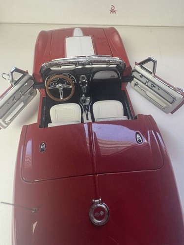 Chevrolet Corvette 1967 convertible Danbury como nuevo rojo rally 1:24 con caja bonita - Imagen 11 de 24