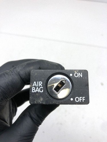 Passenger airbag on off switch