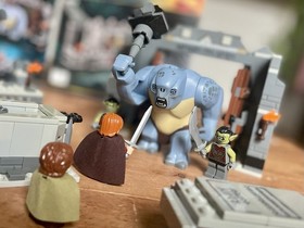 LEGO The Lord of the Rings: The Mines of Moria (9473)  W/figs + Instructions!!