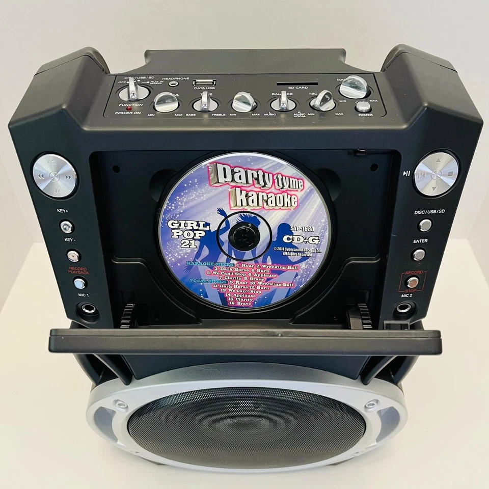 Karaoke USA Machine with 7'' Lyrics Color Display + 2 Microphones + Remote + 5CD - Image 4 of 4