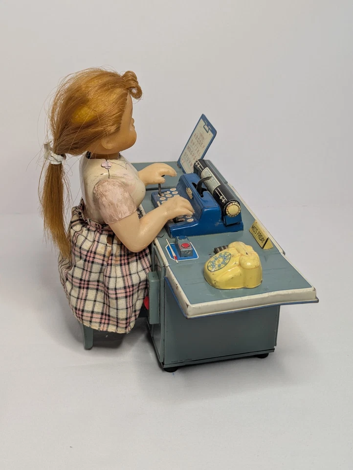 Juguete de hojalata vintage Linemar Miss Friday The Typist retro a batería Japón Foto 4 de 4