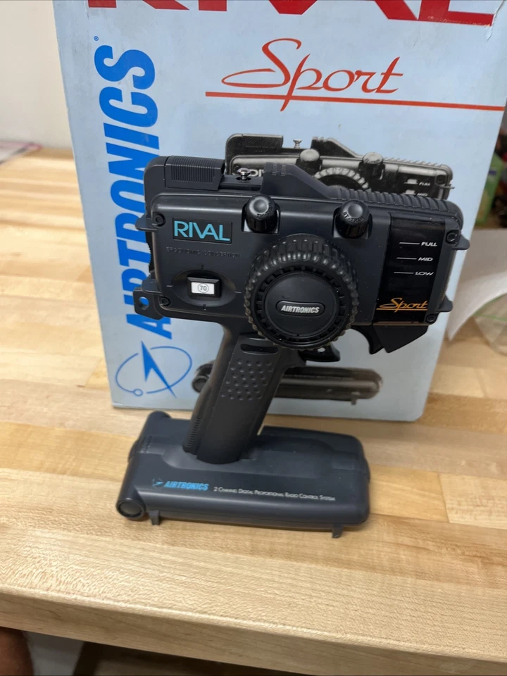 Punho de pistola Airtronics Rival Sport CONTROLE REMOTO barco/carro incompleto na prateleira - Imagem 4 de 4