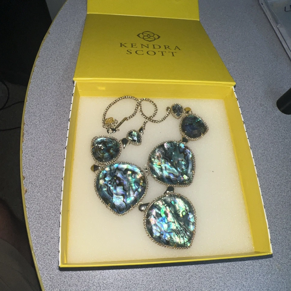 Collar babero vintage Kendra Scott Rebecca llamativo abulón tono dorado Foto 3 de 4