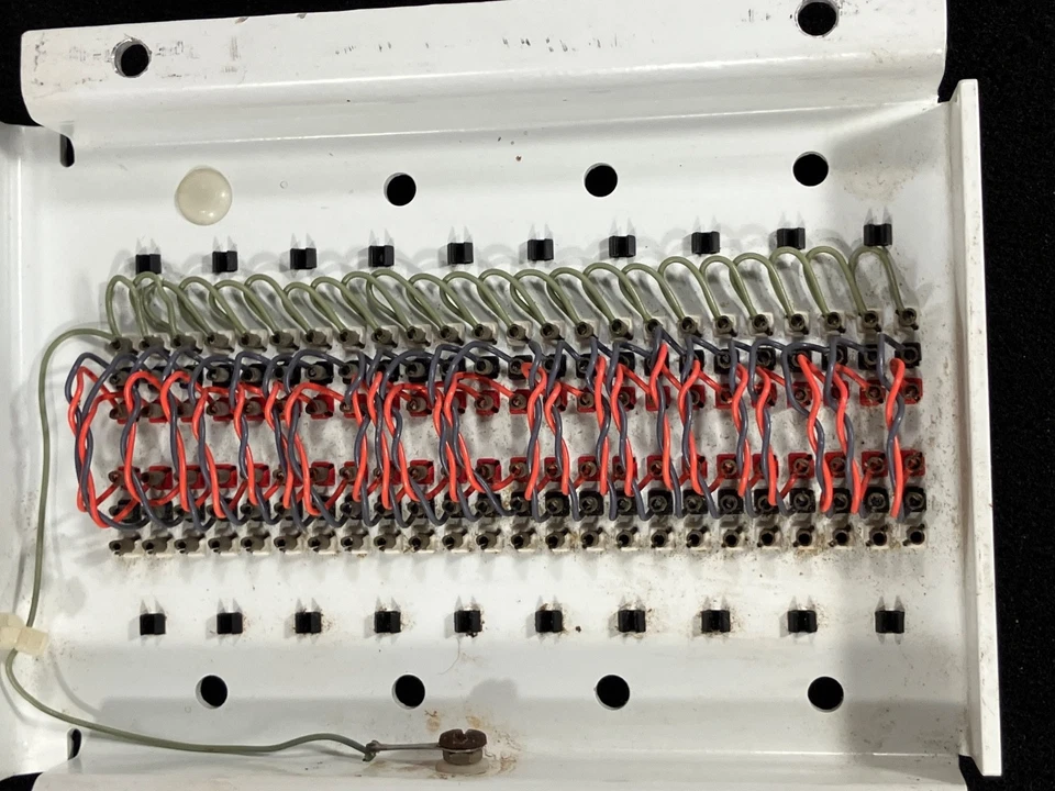 ADC ICON  24-position punch-block termination panel - Image 2 of 3