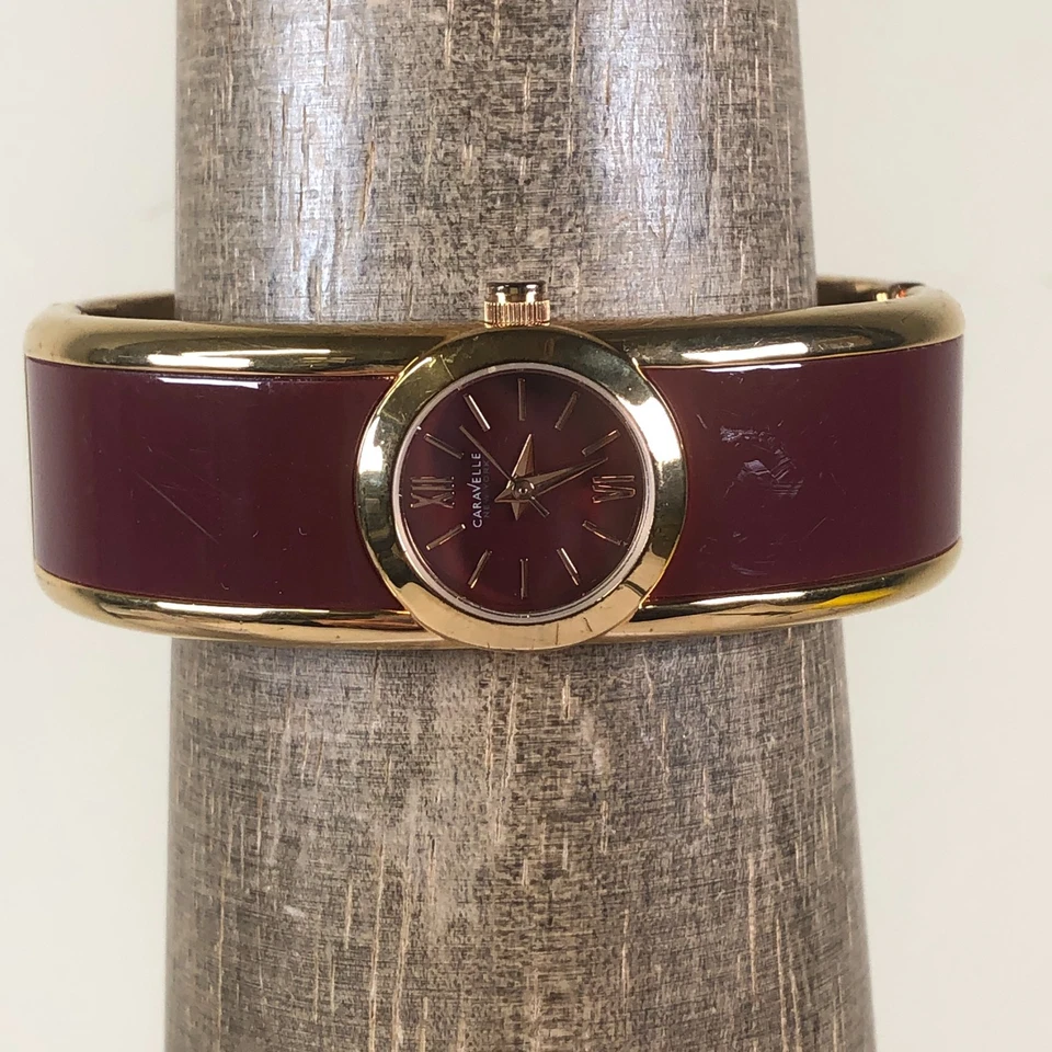 Reloj Caravelle New York Mujer 44L148 Dos Tonos Brazalete Cuarzo Analógico 19mm 6 1/2" Foto 2 de 4