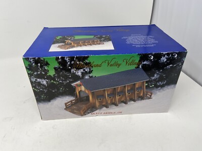 Heartland Valley Village Deluxe Porcelain Bridge Christmas Time Deluxe Village