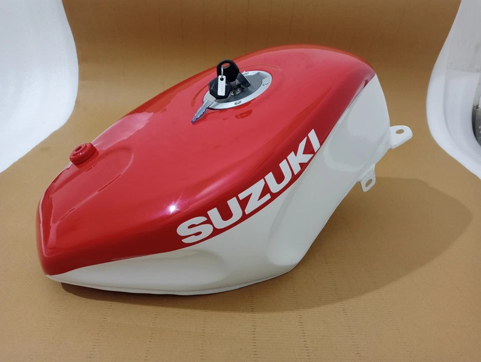 Suzuki RGV250 vj22 1991 -1994 Red & White Painted Steel Petrol Tank + Cap |Fit - Image 4 of 4