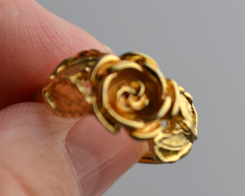 Anillo Vintage Avon Tono Oro Talla 6.75 Flor Elevada 3D - Imagen 5 de 8