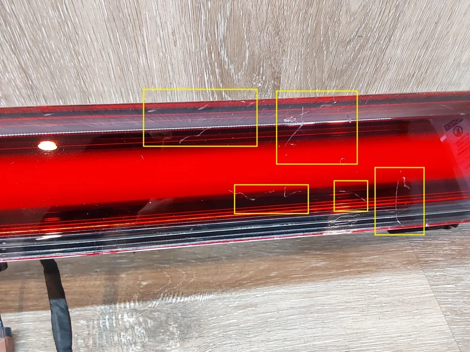 2020-2024 Lincoln Aviator Center Tail Lamp ASSY OEM 61B-6400-0301 - Image 4 of 4