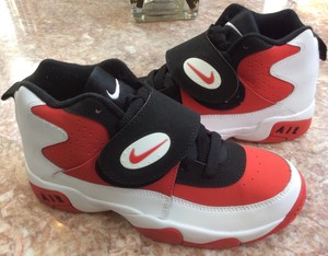 nike air mission red