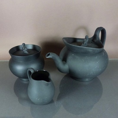 WEDGWOOD BLACK BASALT 1908-1930 England Teekanne & Zuckertopf & Milchkännchen