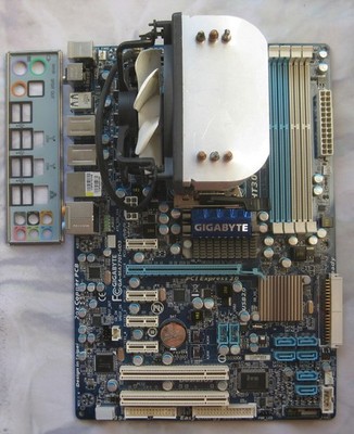 Gigabyte GA-MA770T-UD3 mit CPU Athlon II X4 640 / Blende / Sockel AM3