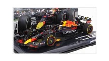 Minichamps 447220901 Red Bull - F1 RB18 Team Oracle Red Bull Racing N 1 Winner C