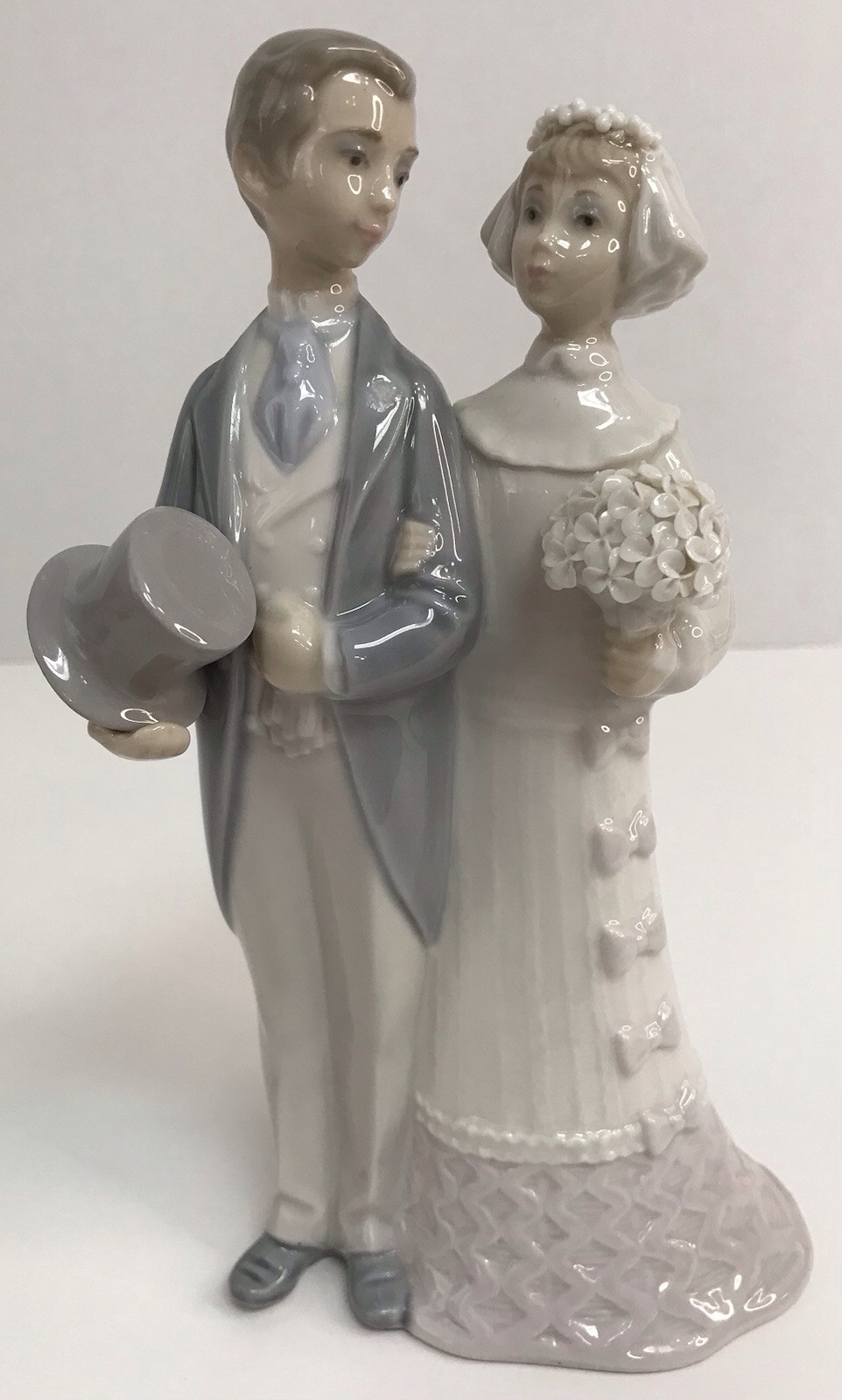 Lladro Vintage Porcelain Bride and Groom Wedding Cake Topper Figure 4808