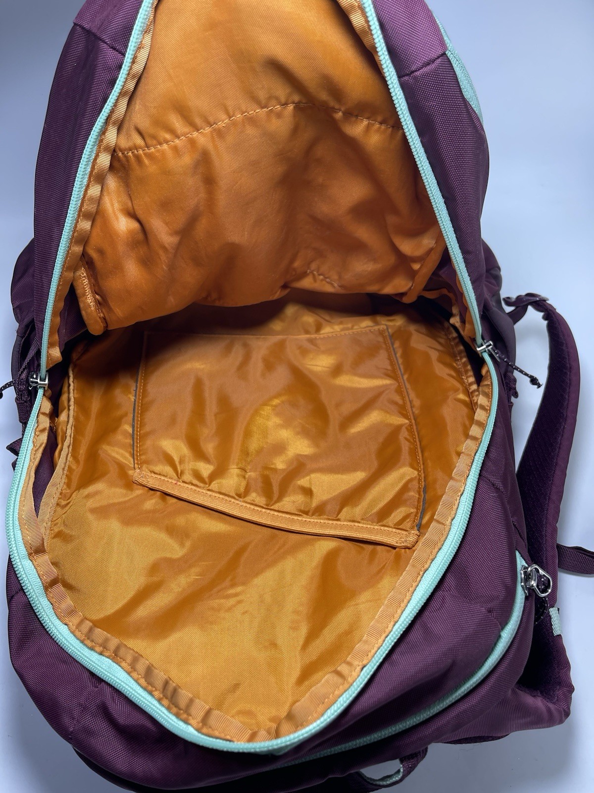 Patagonia Backpack Womens Chacabuco Pack Blue/Maroon 48085 Outdoor Hiking Travel