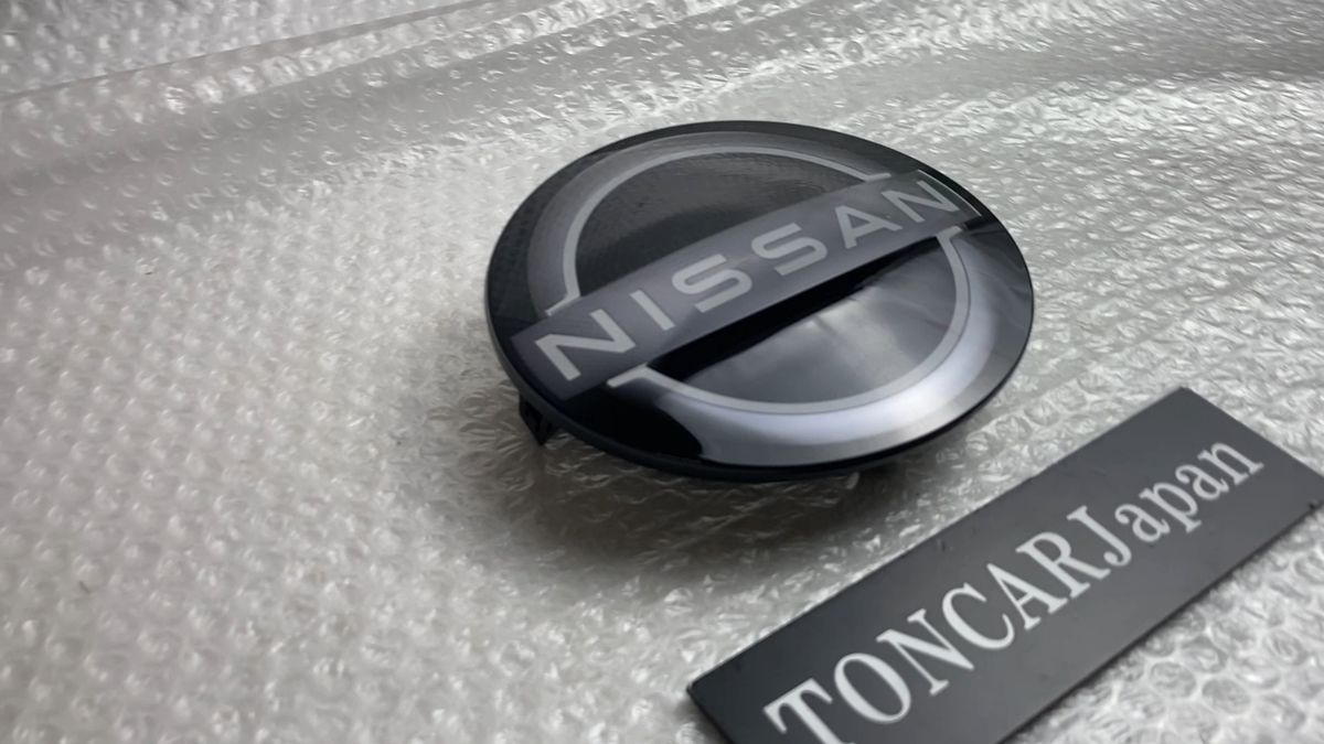 NEW Nissan Genuine Design Front Radar Emblem Rogue Kicks 62890
