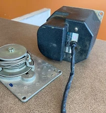 Bendix King KS-272 Trim Servo pn: 065-0029-33 w/capstan as shown