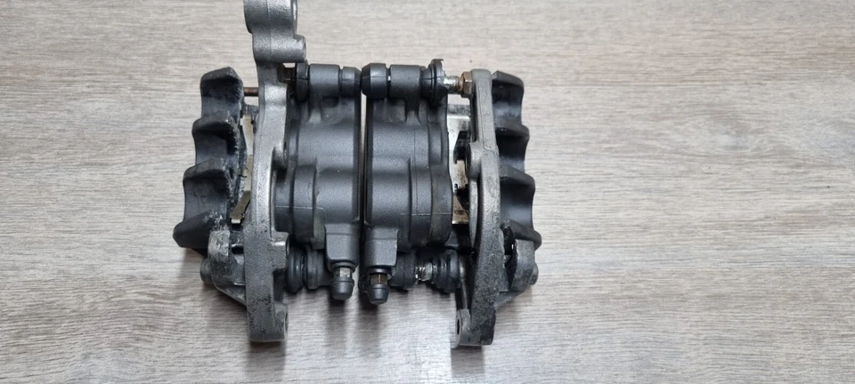 PINZAS DE FRENO DELANTERAS HONDA VFR1200X CROSSTOURER (REACONDICIONADAS) Foto 3 de 4