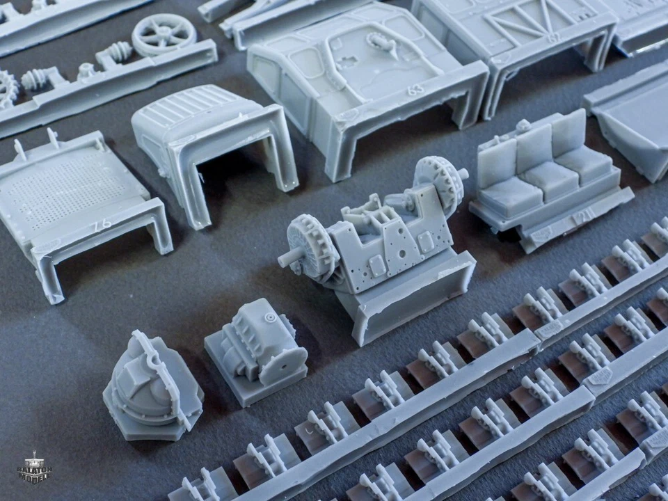 Balaton Modell BM3598 Bulldozer sovietico T-100M 1/35 Resin Model Kit - Immagine 4 di 4