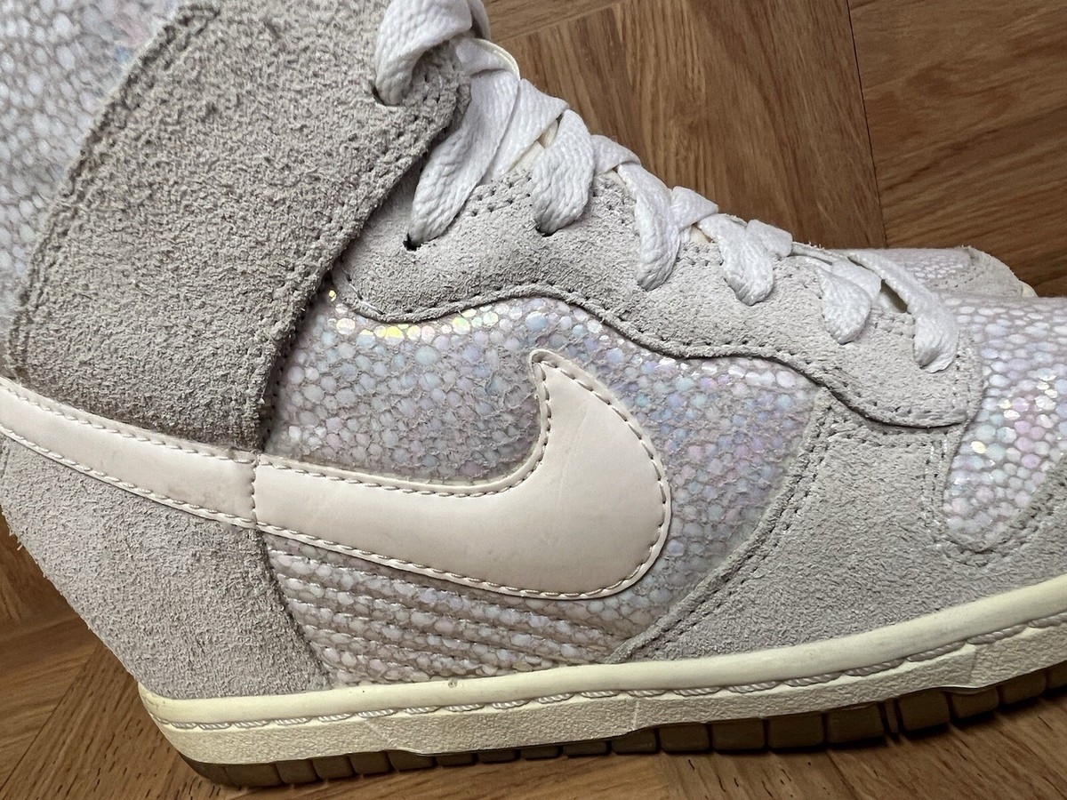 RARE🔥 Sz 7 - Nike Dunk Sky High Metallic Luster Gum Sneaker