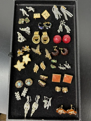 Vintage Costume Jewelry Lot - Earrings