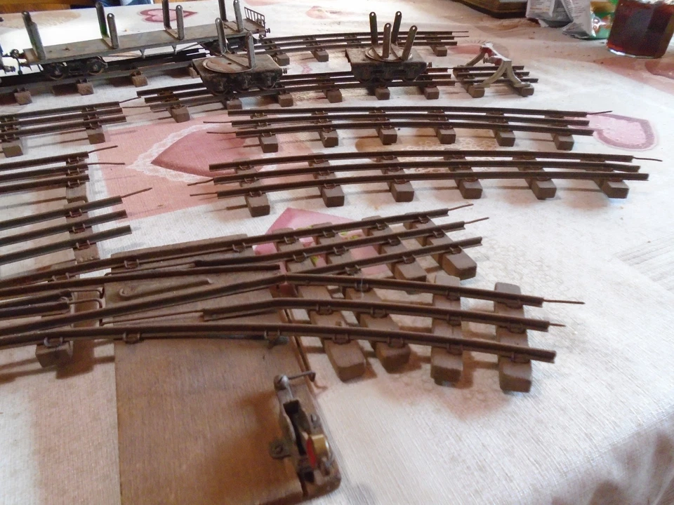 train  rails transfo loco pour pieces  marque LR louis roussy 1927/37 - Immagine 4 di 4