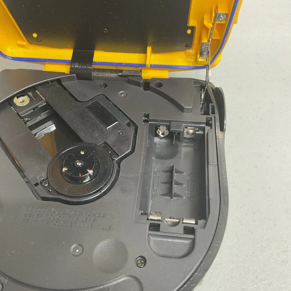 CD Walkman portátil Sony Sports Discman ESP2 D-ES51 piezas amarillas Foto 3 de 4