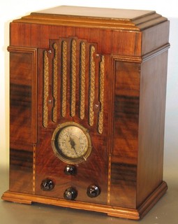 Röhrenradio Modell 808 von Zenith Radio Corp. USA aus 1 934