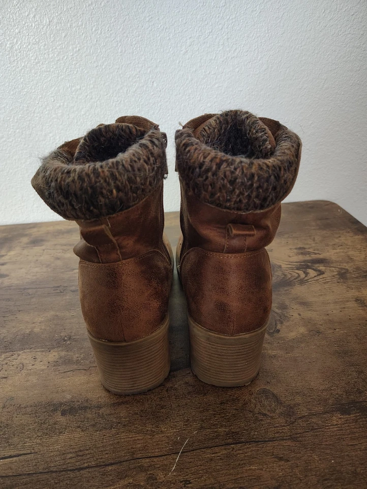 Torrid  Heel Brown Combat Chunky Sz 11 Wide Bootie Brown Boots Lace Up Sweater  - Image 4 of 4