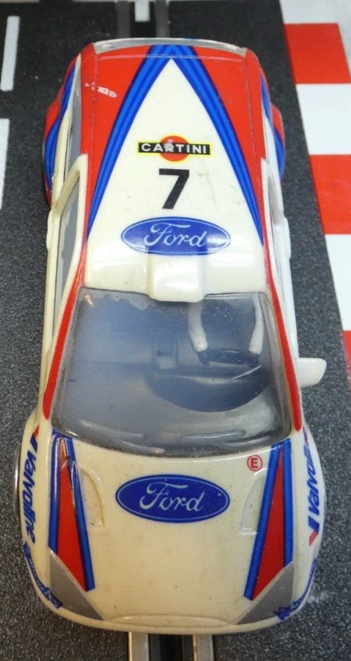 Carrera Profi Ford Tourenwagen Michelin KS-1885 - Bild 2 von 4