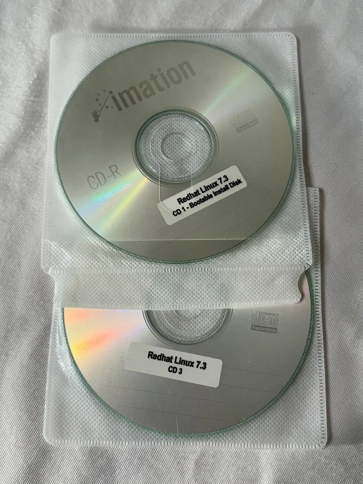 LOT of Three Linux OS - Redhat Linux 7.3 - Mandrake 10.0 - SuSE Linux 9.0 - CDR - Image 4 of 4