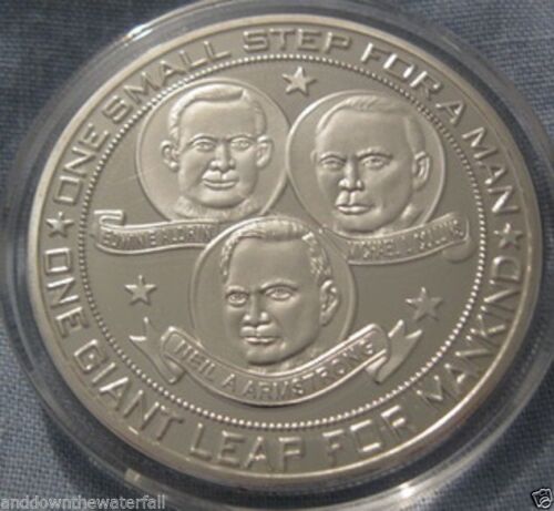 Moon Landing Silver Coin Apollo Lunar Astronauts Armstrong Buzz Aldrin Walking