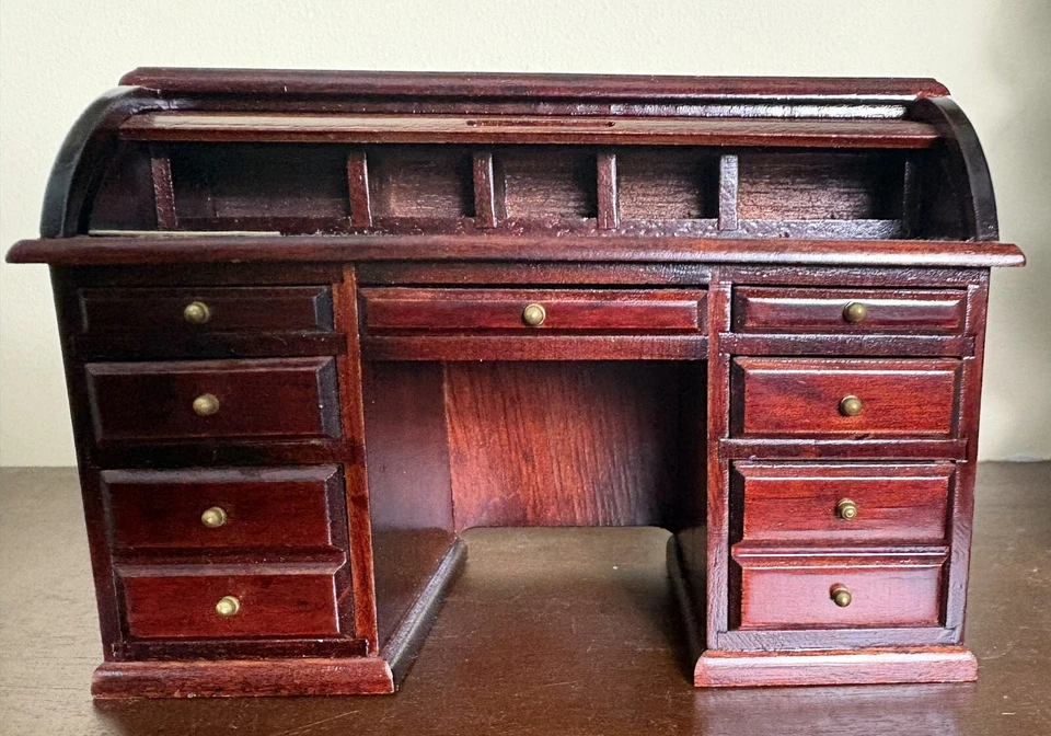 Silla de escritorio enrollable vintage miniatura para casa de muñecas escala 1:12 Taiwán madera de colección Foto 3 de 4