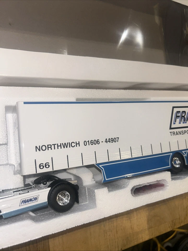 Corgi 1/43 Scale 111682 - DAF XF95 Space Cab Curtainsider (Francis Northwich) - Image 3 of 4