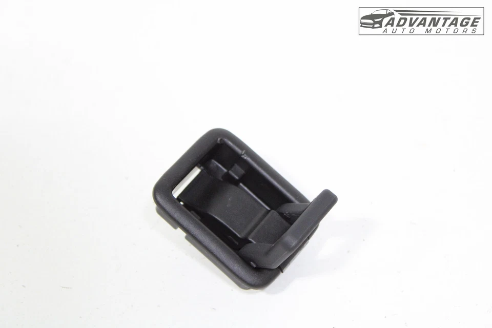 Nissan Murano 2003-2024 maletero trasero cuarto panel moldura gancho de amarre OEM Foto 2 de 4