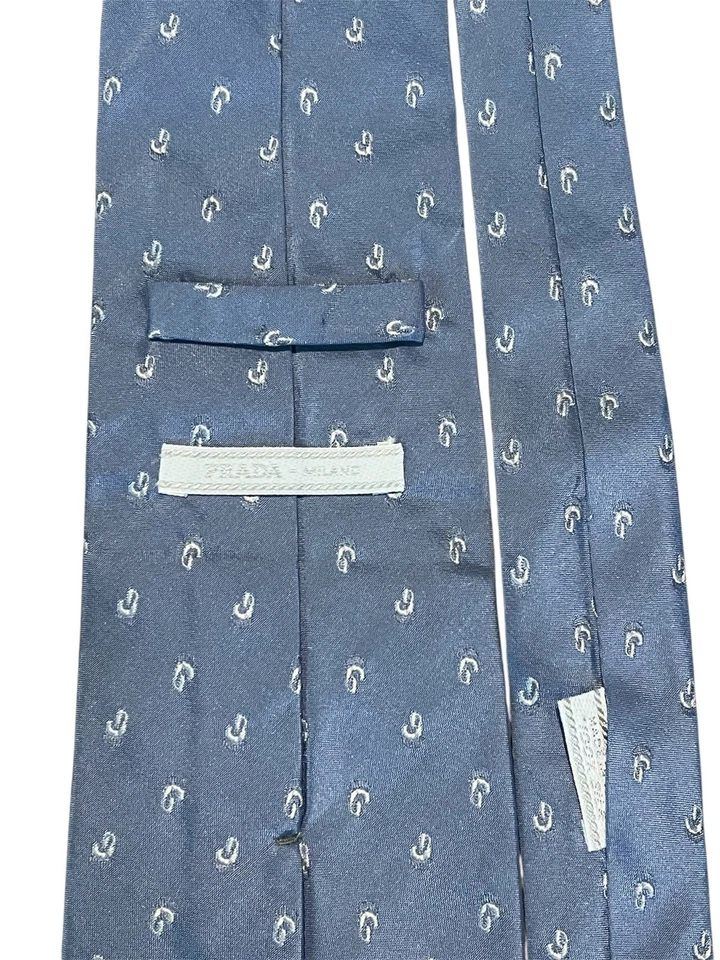Corbata de cuello de seda con estampado azul de Prada para hombre  Foto 2 de 3