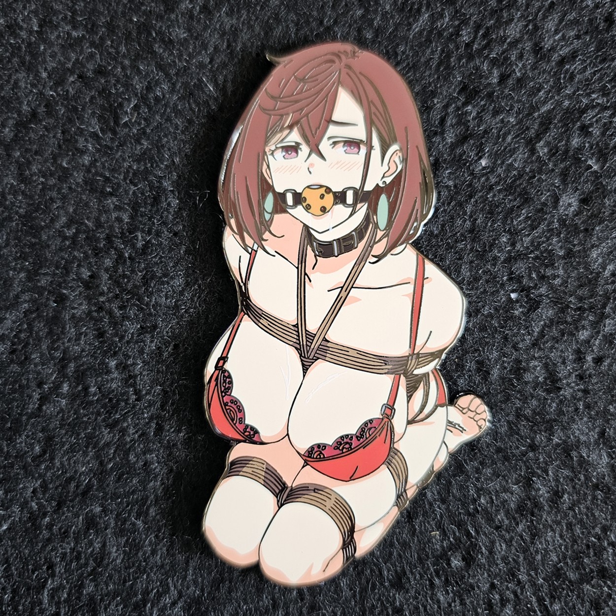 ¡Nuevo! Figura Dan da Dan Momo Ayase Metal Esamme Pin Insignia Raro Coleccionable