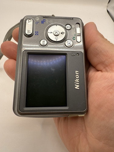 Nikon COOLPIX L2 6.0MP Digital Camera Read Description - Picture 7 of 12